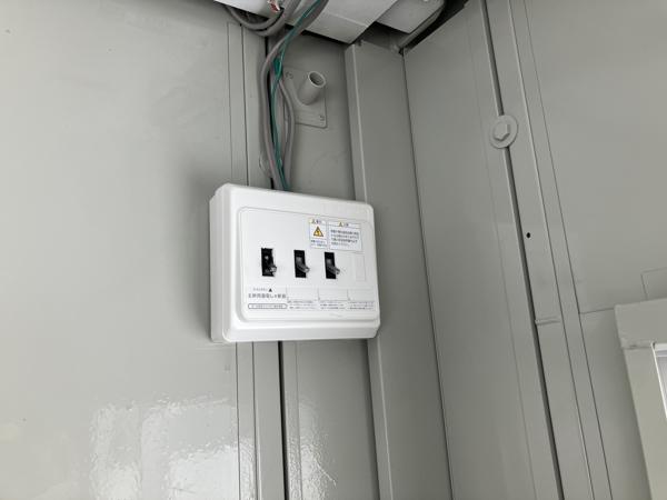 北海道函館店/展示場の中古ユニットハウス・プレハブ・コンテナハウスCT-32J(2.16坪)の各設備の分電盤