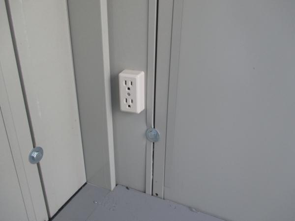 福岡県八幡西店/展示場の中古ユニットハウス・プレハブ・コンテナハウスCT-32J(2.16坪)の各設備のコンセント