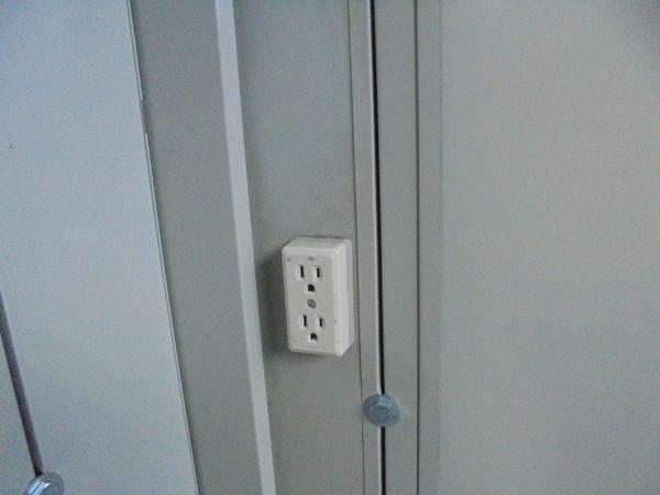 宮城県大崎店/展示場の中古ユニットハウス・プレハブ・コンテナハウスCT-32J(2.16坪)の各設備のコンセント