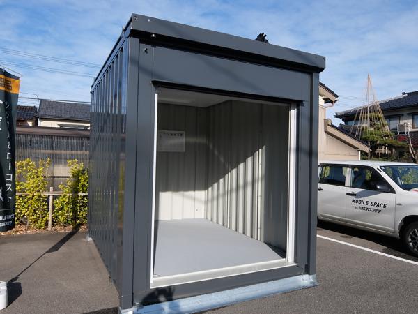 富山県富山営業所/展示場の中古ユニットハウス・プレハブ・コンテナハウス波板付き CT-32J(2.16坪)の本体の外観