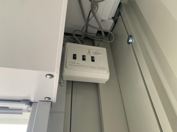 滋賀県栗東店/展示場の中古ユニットハウス・プレハブ・コンテナハウスCT-32JG(2.13坪)の各設備の分電盤