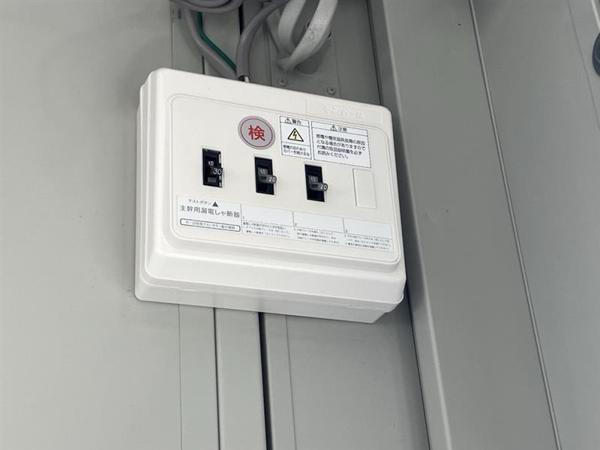 栃木県佐野店/展示場の中古ユニットハウス・プレハブ・コンテナハウスルーバー付き