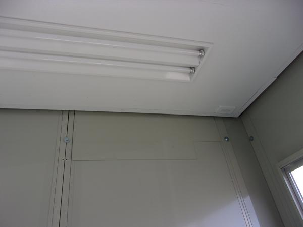 三重県津総合展示場の中古ユニットハウス・プレハブ・コンテナハウスCT-32J(2.16坪)の各設備の照明器具