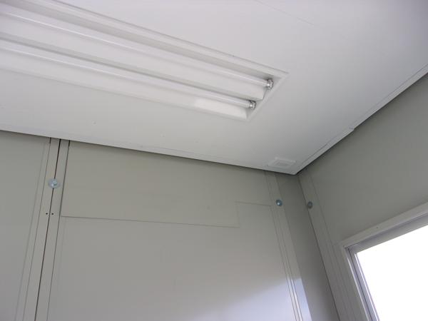 三重県津総合展示場の中古ユニットハウス・プレハブ・コンテナハウスCT-32J(2.16坪)の各設備の照明器具