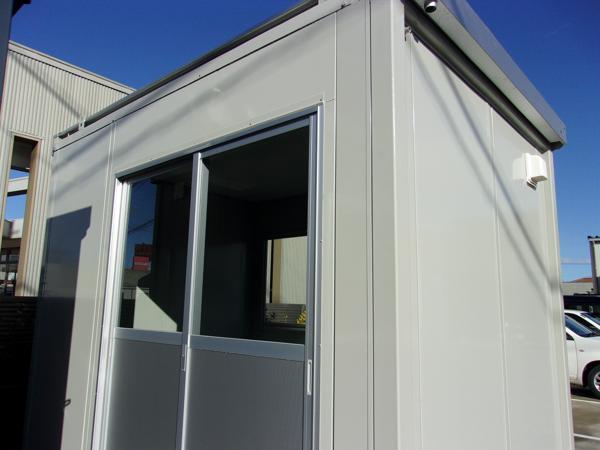 三重県津総合展示場の中古ユニットハウス・プレハブ・コンテナハウスCT-32J(2.16坪)の本体の外観