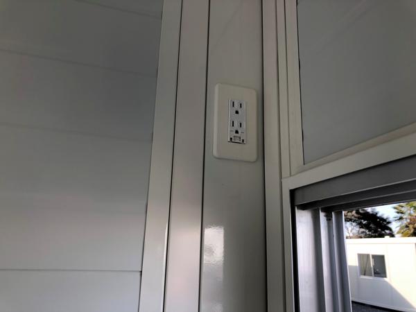 茨城県常陸大宮店/展示場の新棟ユニットハウス・プレハブ・コンテナハウス3MSD(2.40坪)の各設備のコンセント