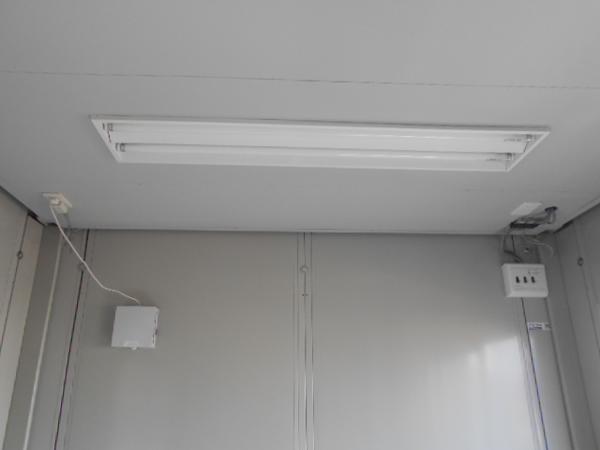 兵庫県姫路西店/展示場の中古ユニットハウス・プレハブ・コンテナハウスCT-41J(2.83坪)の各設備の照明器具