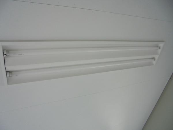 長野県上田総合展示場の中古ユニットハウス・プレハブ・コンテナハウスCT-32J(2.16坪)の各設備の照明器具