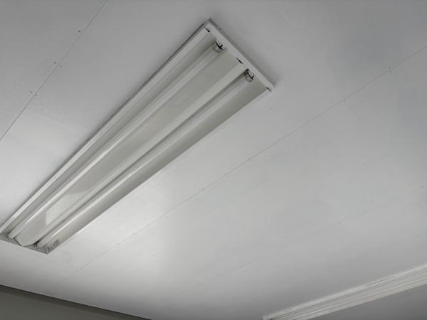 福岡県福岡東店/展示場の中古ユニットハウス・プレハブ・コンテナハウスCT-41J(2.83坪)の各設備の照明器具