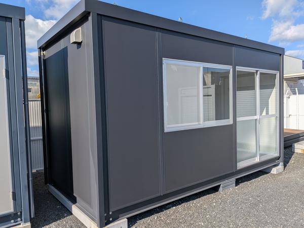 愛媛県松山出張所/総合展示場の新棟ユニットハウス・プレハブ・コンテナハウス47MSL(3.02坪)の本体の外観