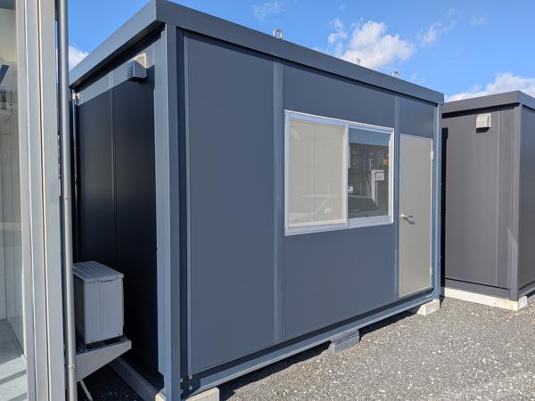 愛媛県松山出張所/総合展示場の新棟ユニットハウス・プレハブ・コンテナハウス38MSL(2.43坪)の本体の外観