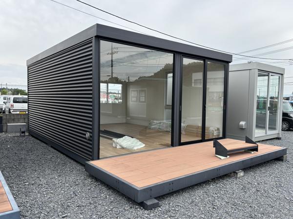 茨城県小美玉店/展示場の新棟ユニットハウス・プレハブ・コンテナハウス56MSLL(7.38坪)の本体の外観
