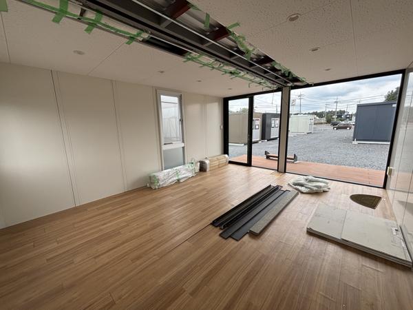 茨城県小美玉店/展示場の新棟ユニットハウス・プレハブ・コンテナハウス56MSLL(7.38坪)の本体の内観