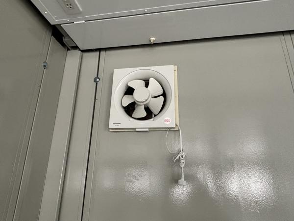 茨城県小美玉店/展示場の中古ユニットハウス・プレハブ・コンテナハウスCT-90J(12.75坪)の各設備の換気扇