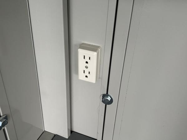 茨城県小美玉店/展示場の中古ユニットハウス・プレハブ・コンテナハウスCT-90J(12.75坪)の各設備のコンセント