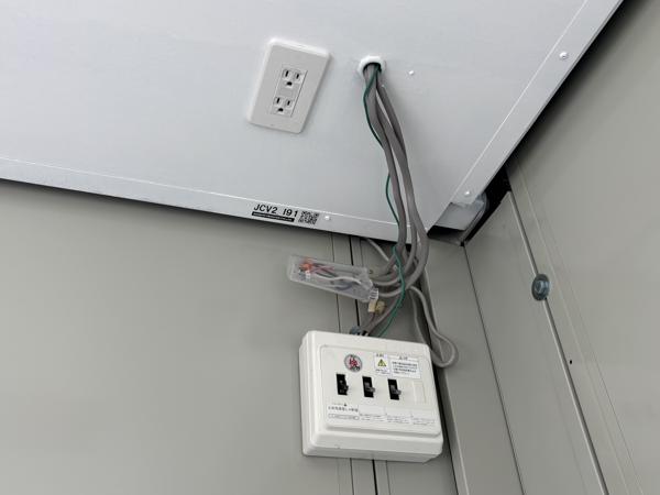 茨城県小美玉店/展示場の中古ユニットハウス・プレハブ・コンテナハウスCT-32J(2.16坪)の各設備の分電盤