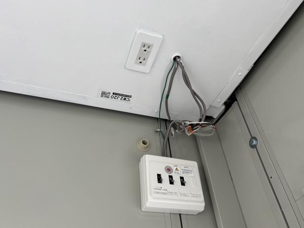 茨城県小美玉店/展示場の中古ユニットハウス・プレハブ・コンテナハウスCT-32J(2.16坪)の各設備の分電盤