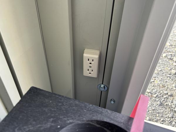 茨城県小美玉店/展示場の中古ユニットハウス・プレハブ・コンテナハウスCT-32JG(2.16坪)の各設備のコンセント