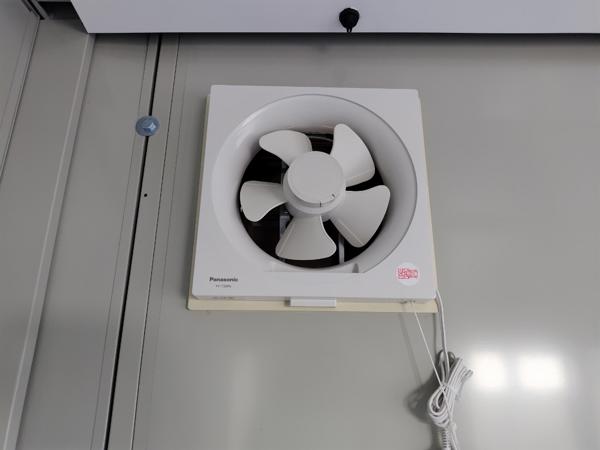 茨城県小美玉店/展示場の中古ユニットハウス・プレハブ・コンテナハウスCT-54J(3.89坪)の各設備の換気扇