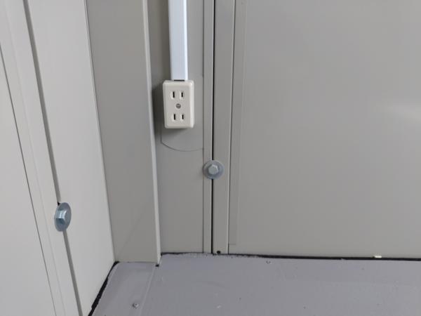 茨城県小美玉店/展示場の中古ユニットハウス・プレハブ・コンテナハウスCT-32J(2.16坪)の各設備のコンセント