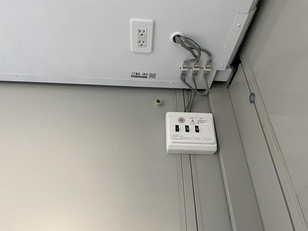 埼玉県草加店/展示場の中古ユニットハウス・プレハブ・コンテナハウスCT-41J(2.83坪)の各設備の分電盤