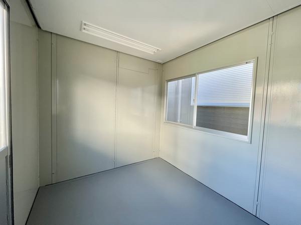 埼玉県草加店/展示場の中古ユニットハウス・プレハブ・コンテナハウスCT-32J(2.16坪)の本体の内観