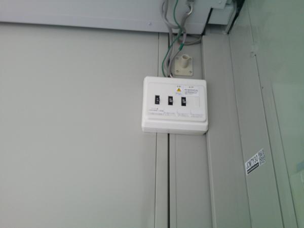 京都府木津川店/展示場の中古ユニットハウス・プレハブ・コンテナハウスCT-32J(2.16坪)の各設備の分電盤