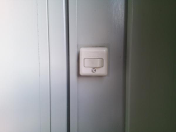 京都府木津川店/展示場の中古ユニットハウス・プレハブ・コンテナハウスCT-32J(2.16坪)の各設備のスイッチ