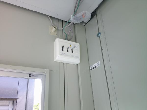 京都府木津川店/展示場の中古ユニットハウス・プレハブ・コンテナハウスCT-32J(2.16坪)の各設備の分電盤