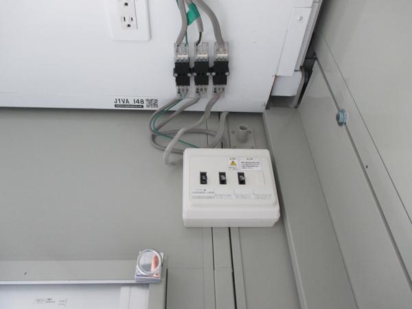岩手県奥州北店/展示場の中古ユニットハウス・プレハブ・コンテナハウスCT-41J(2.85坪)の各設備の分電盤