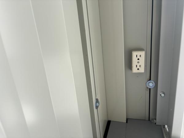 石川県小松店/展示場の中古ユニットハウス・プレハブ・コンテナハウスCT-32JG(2.16坪)の各設備のコンセント