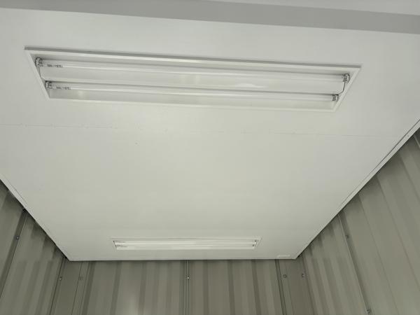 石川県小松店/展示場の中古ユニットハウス・プレハブ・コンテナハウスCT-32JG(2.16坪)の各設備の照明器具