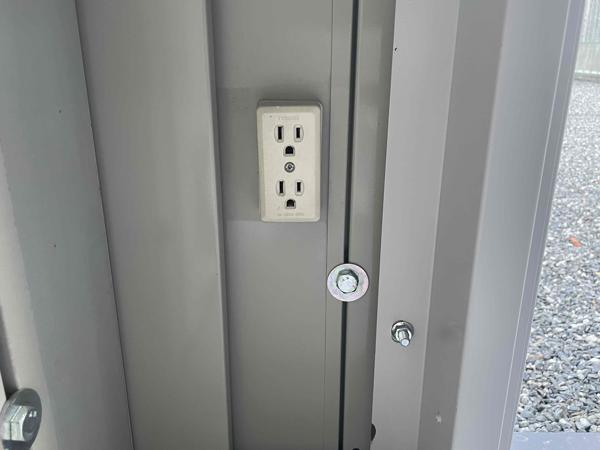 福岡県朝倉店/展示場の中古ユニットハウス・プレハブ・コンテナハウスCT-32JG(2.16坪)の各設備のスイッチ