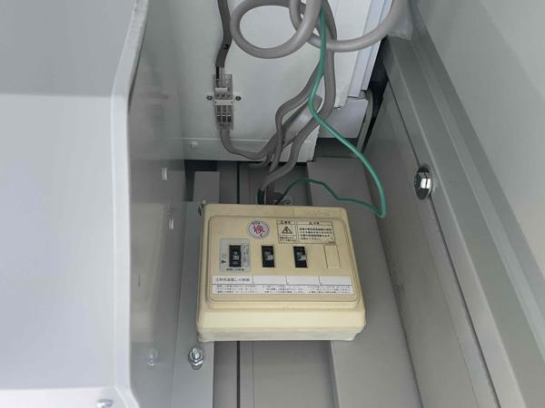 福岡県朝倉店/展示場の中古ユニットハウス・プレハブ・コンテナハウスCT-32JG(2.16坪)の各設備の分電盤