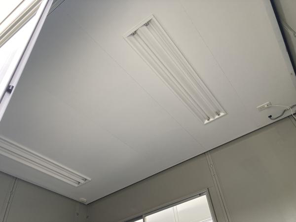 奈良県奈良店/展示場の中古ユニットハウス・プレハブ・コンテナハウスCT-32J(2.16坪)の各設備の照明器具