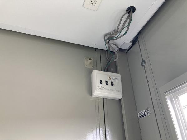 奈良県奈良店/展示場の中古ユニットハウス・プレハブ・コンテナハウスCT-32J(2.16坪)の各設備の分電盤