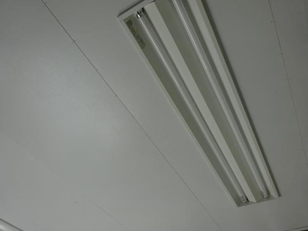 愛知県岡崎店/展示場の中古ユニットハウス・プレハブ・コンテナハウスCT-32JG(2.16坪)の各設備の照明器具