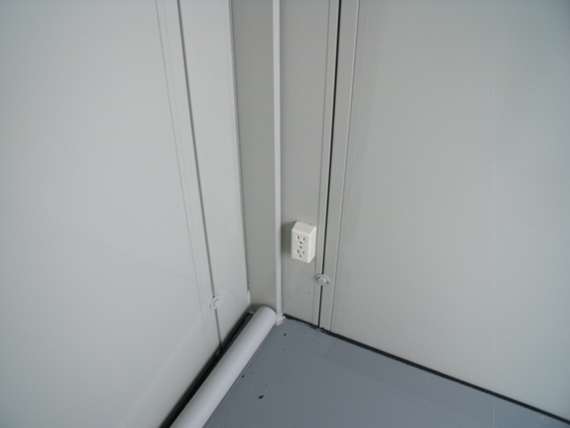 埼玉県 2.16坪 中古 CT-32J 内観 コンセント