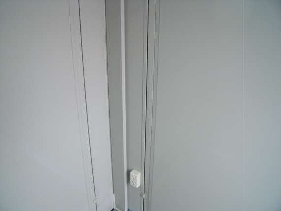 埼玉県 2.16坪 中古 CT-32J 内観 コンセント