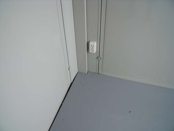 埼玉県 2.16坪 中古 CT-32J 内観 コンセント