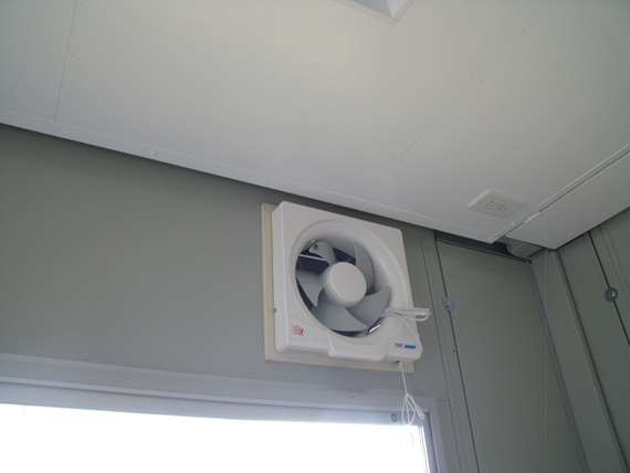 埼玉県 3.90坪 新棟 MSトレーラー CT-54J AC付 内観 換気扇