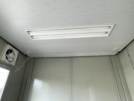 茨城県 3.80坪 中古 MSトレーラー CT-54J 内観 照明