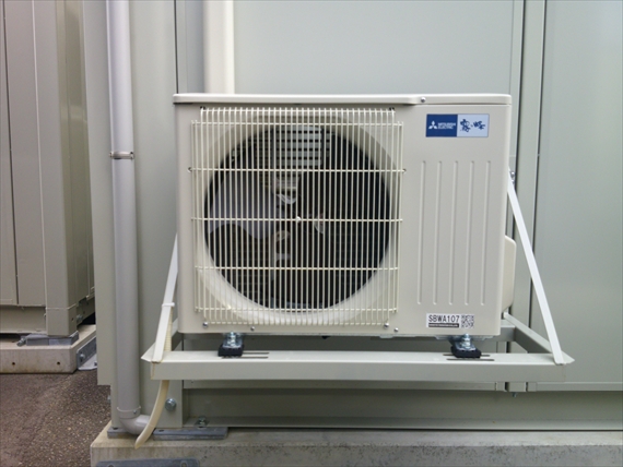 京都府 2.83坪 中古 CT-41J 室外機