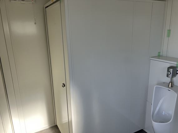 茨城県 1.84坪 新棟 SANIT_29MSL 男性用トイレ AC付 内観