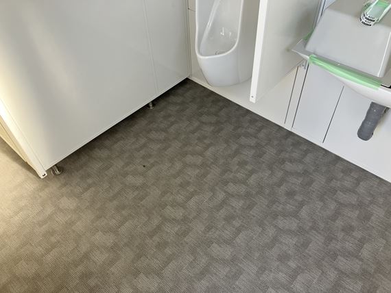 茨城県 1.84坪 新棟 SANIT_29MSL 男性用トイレ AC付 内観
