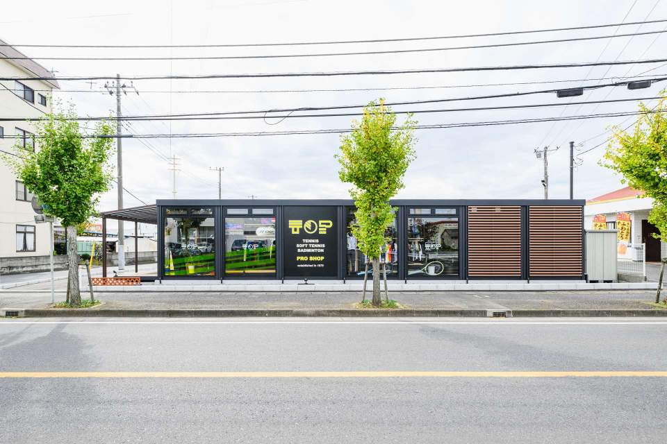 ユニットハウス・プレハブ・コンテナ 93MS1H 7連棟 平家建て スポーツ用品店 外観 右側