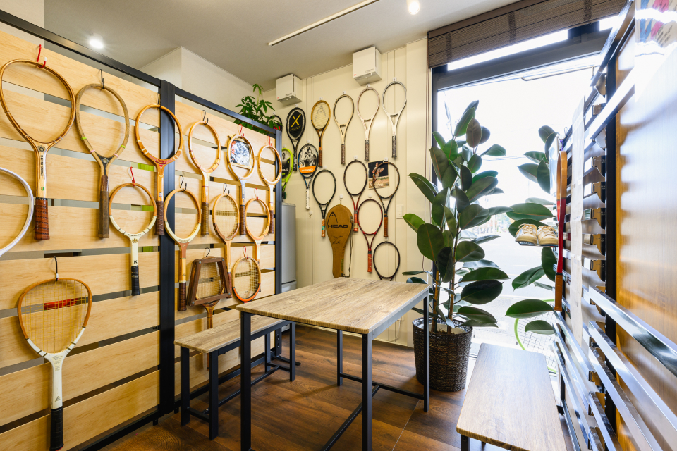 ユニットハウス・プレハブ・コンテナ 93MS1H 7連棟 平家建て スポーツ用品店 内観➂