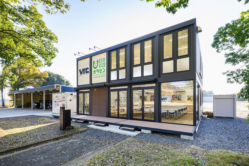 ユニットハウス・プレハブ・コンテナ 93MS1H 5連棟 2階建て 研修施設 外観 右アングル