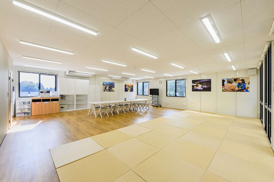 ユニットハウス・プレハブ・コンテナ 93MS1H 5連棟 2階建て 研修施設 内観 休憩室