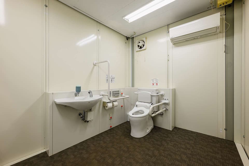 ユニットハウス・プレハブ・コンテナ 93MS1H 5連棟 2階建て 研修施設 内観 トイレ